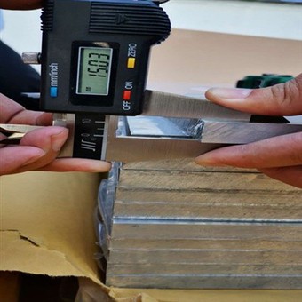 Produttore di piastre in alluminio